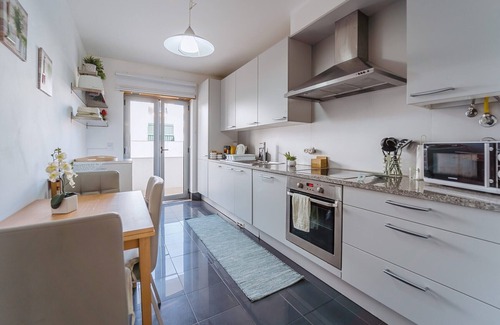 Nazare Apartamento | Stunning 2-bed Apartment in Nazaré With Garage