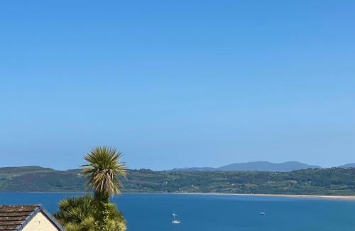Tyn-y-Gongl Apartamento | Apartment 3 Benllech with Sea views