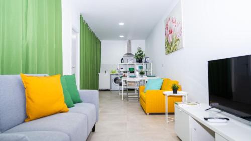 Ciudad Lineal Apartamento | Apartment 3 Private complex Parking 6 people