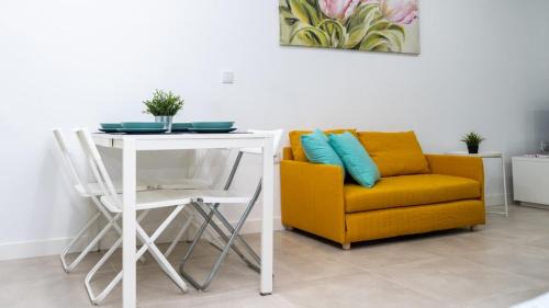 Ciudad Lineal Apartamento | Apartment 3 Private complex Parking 6 people