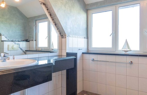 Buschvitz Apartamento | Apartamento 4 "Adlerhorst" - Casa de vacaciones "Am Boddenufer" Buschvitz
