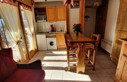 Mont-de-Lans Chalet De Esquí | Apartamento para 4 personas a pie de pistas con terraza y jardín.