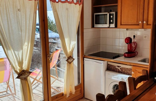Mont-de-Lans Chalet De Esquí | Apartamento para 4 personas a pie de pistas con terraza y jardín.