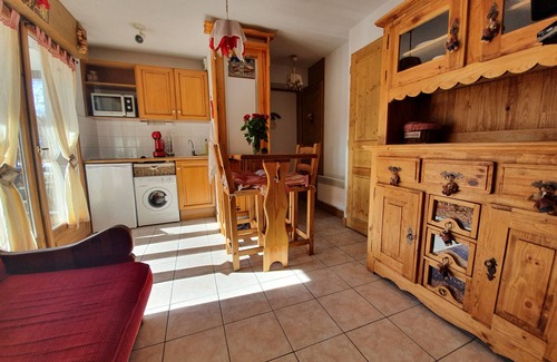 Mont-de-Lans Chalet De Esquí | Apartamento para 4 personas a pie de pistas con terraza y jardín.