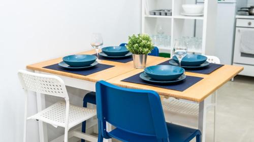Ciudad Lineal Apartamento | Apartment 4 Private complex Parking 6 people