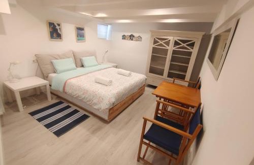 Hendaye Apartamento | Apartment 55 m2, sunny garden & pool in Villa 1905