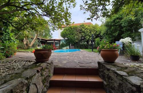Hendaye Apartamento | Apartment 55 m2, sunny garden & pool in Villa 1905