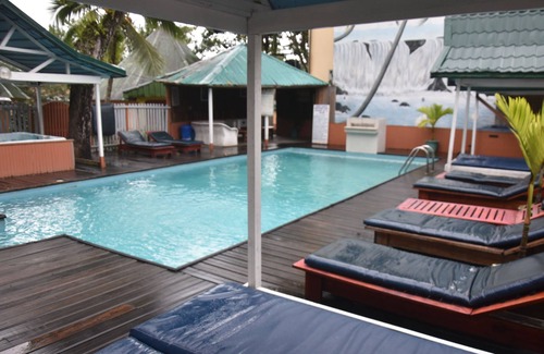 Kribi Apartamento | Apartamento-Premium-Baño con ducha y vistas al mar