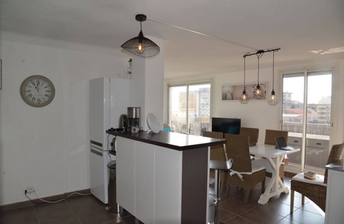 La Jetee Apartamento | APARTAMENTO 70 M2 TERRAZA 42M2 SOLARIUM VISTA AL MAR APARCAMIENTO WIFI