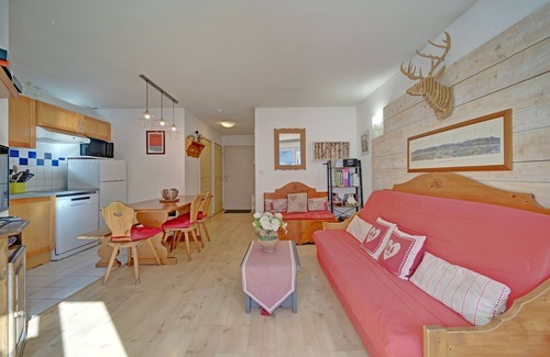 Bagneres-de-Luchon Apartamento | Apartamento 'A 208 Pics D'Aran' con vistas a la montaña, piscina compartida y Wi-Fi