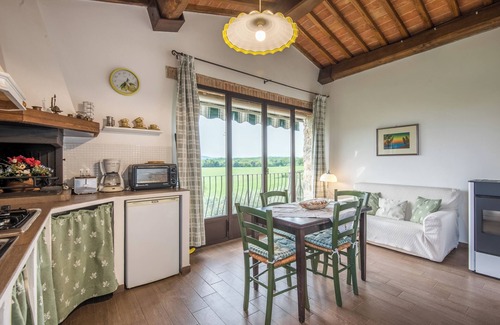 Colle di Val d'Elsa Apartamento | Apartamento 'Appartamento Belvedere' con jardín privado, Wi-Fi y aire acondicionado