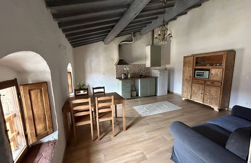 Panzano in Chianti Apartamento | Apartment at Heart of Panzano