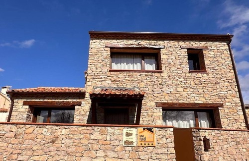 Aldeasaz Apartamento | Apartamento 'Acebos' con vistas a la montaña, Wi-Fi y aire acondicionado
