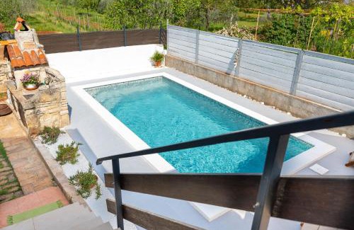 Valtura Apartamento | Apartment Adriana on peaceful location with pool