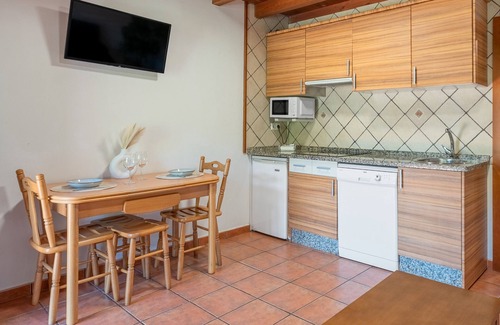 Avin Apartamento | Apartment 'Aires De Avín 3' with Mountain View, Private Terrace and Wi-Fi