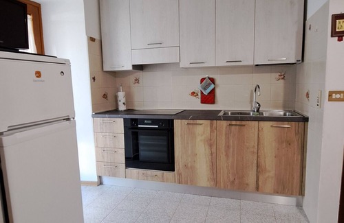 Dimaro Apartamento | Apartamento "Al Sasso Rosso" con vistas a la montaña y balcón