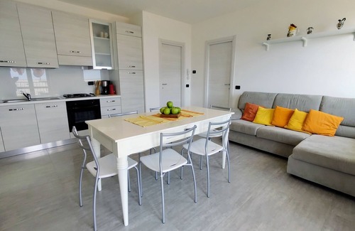 Aurogna Apartamento | Apartamento by Interhome