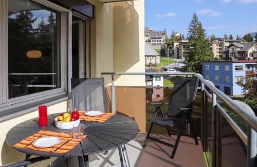 Davos-Platz Apartamento | Apartment Allod Park Haus C 301 by Interhome