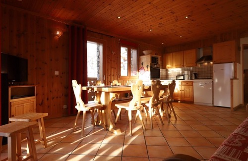 Bonneval-sur-Arc Apartamento | Apartamento 'Alpaga 8' con terraza privada, jardín compartido y Wi-Fi