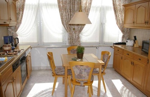 Bad Pyrmont Apartamento | Apartment Am Hylligen Born - Apartment, shower and bath, toilet (bookable)
