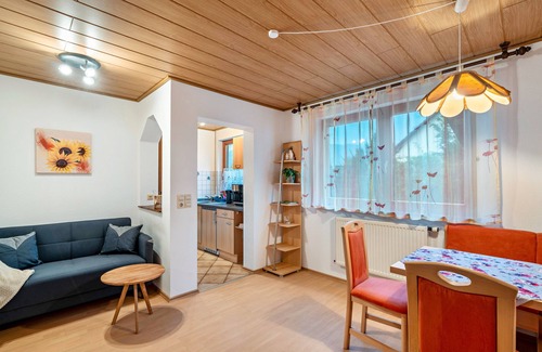 Hilpertsau Apartamento | Apartment 'Am Rain' with Private Terrace, Private Garden and Wi-Fi