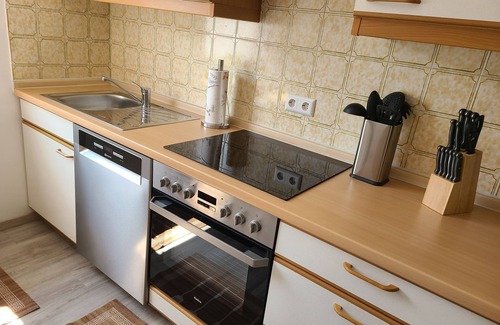 Gernsbach Apartamento | Apartamento 'Am Südhang' con vistas a la montaña, terraza privada y Wi-Fi