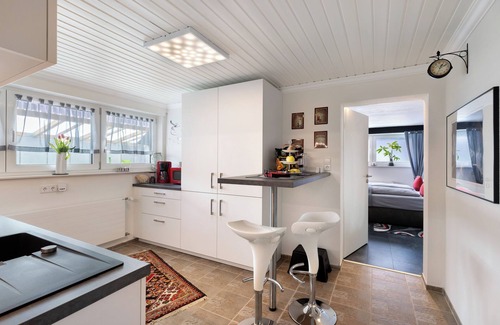 Lenningen Apartamento | Apartamento 'Am Tobelbach' con vistas a la montaña, terraza privada y Wi-Fi