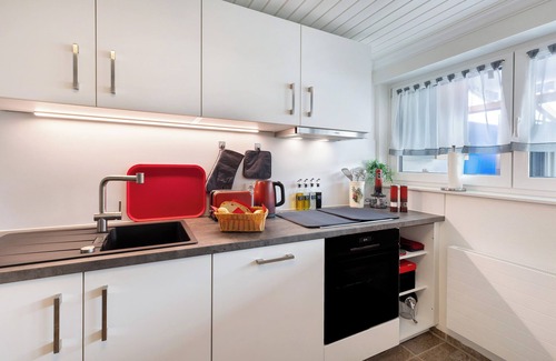 Lenningen Apartamento | Apartamento 'Am Tobelbach' con vistas a la montaña, terraza privada y Wi-Fi
