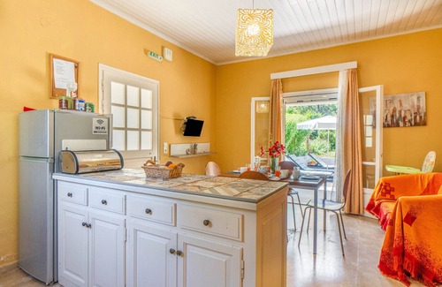 Agios Spyridon Corfu Apartamento | Apartamento 'Amalia Dio' con vistas a la montaña, Wi-Fi y aire acondicionado
