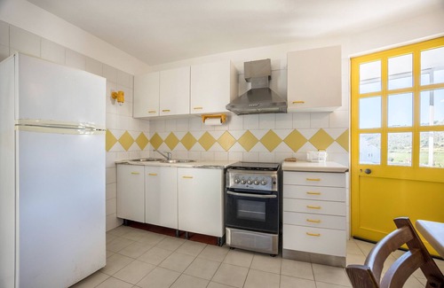 Baiona Apartamento | Apartamento 'Amarelo' con terraza privada, balcón y Wi-Fi