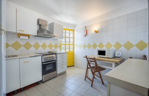 Baiona Apartamento | Apartamento 'Amarelo' con terraza privada, balcón y Wi-Fi