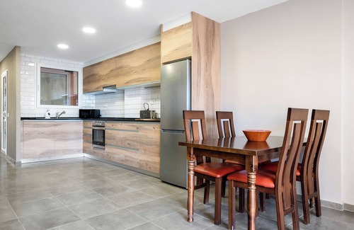 Costa Dorada Apartamento | Apartamento 'Ametlla Centro' con terraza privada, balcón y Wi-Fi