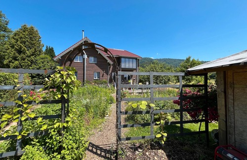 Wollbach Apartamento | Apartamento 'An Der Wiese' con balcón y Wi-Fi