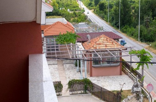 Trebinje Apartamento | Apartment Ana-Marija - Two Bedroom Apartment with Balcony