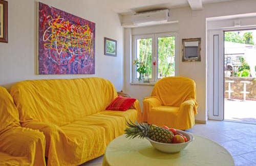 Bregi Apartamento | Apartment Andrea by Interhome