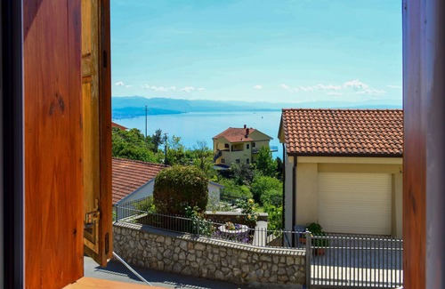 Bregi Apartamento | Apartamento Andrea by Interhome
