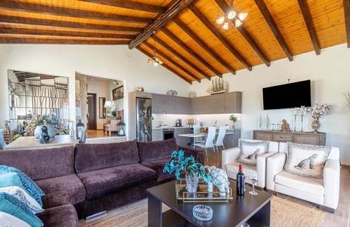 Lakones Apartamento | Apartamento 'Angela Panorama' con vistas al mar, Wi-Fi y aire acondicionado