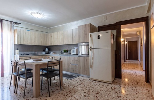 Terrasini Apartamento | Apartamento Angy con vistas al mar, balcones y Wi-Fi