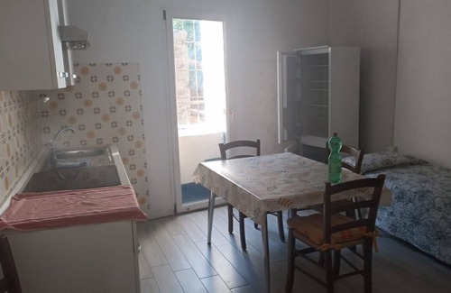 Pergine Valsugana Apartamento | Apartamento 'Antica Casa Montengian' con vistas a la montaña y balcón