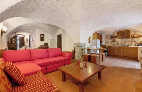 Bleggio Inferiore Chalet De Esquí | Apartamento 'Antico Casolare Di Alice' con vistas a la montaña, terraza y Wi-Fi