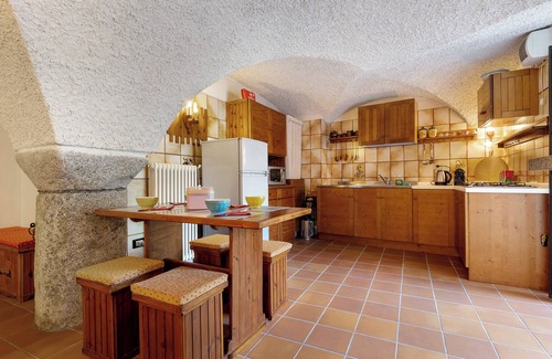 Bleggio Inferiore Chalet De Esquí | Apartamento 'Antico Casolare Di Alice' con vistas a la montaña, terraza y Wi-Fi