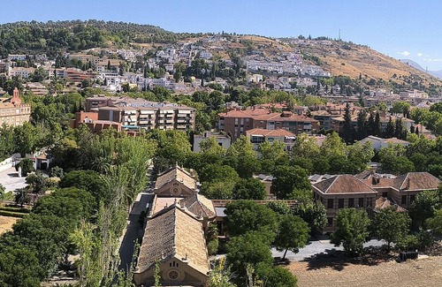Cervantes Apartamento | Apartamento 'Apartamento Góngora Congresos' con vistas a la montaña, Wi-Fi y aire acondicionado