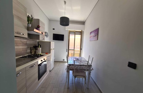 Marina di Ragusa Apartamento | Apartment 'Appartamento Nensi' with Balcony and Air Conditioning