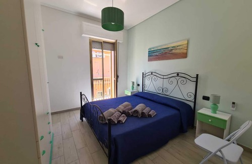 Marina di Ragusa Apartamento | Apartment 'Appartamento Nensi' with Balcony and Air Conditioning
