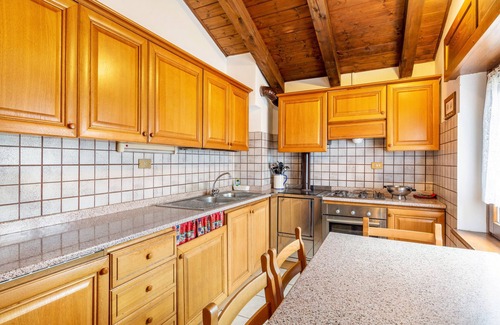 Pieve di Cadore Apartamento | Apartamento 'Appartamento Primo Piano 2' con vistas a la montaña, terraza privada y Wi-Fi