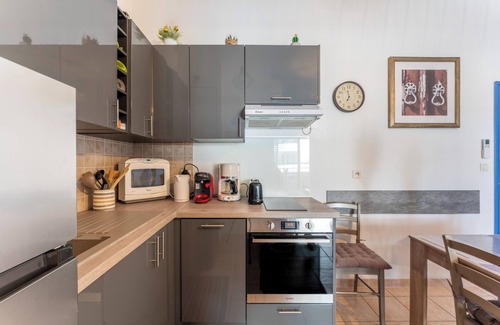 Uzes Apartamento | Apartamento 'Appartement Des Cedres' con terraza privada, Wi-Fi y aire acondicionado