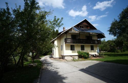 Bodesce Apartamento | Apartment Arh