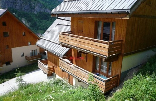 Valloire Apartamento | Apartamento a pie de pistas, 3 * amueblado con turismo, balcón SUR, Pk. cubierto