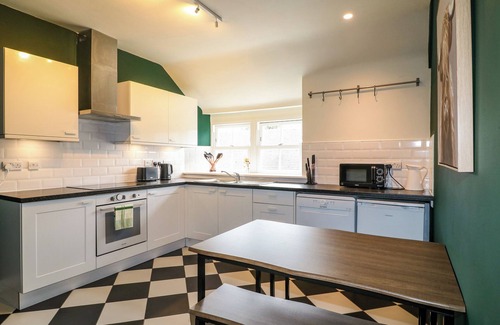 Newton Grange Cabaña | Apartment at The Old Dog, Thorpe