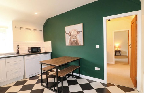 Newton Grange Cabaña | Apartment at The Old Dog, Thorpe